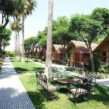 Garden אתר נופש 4*