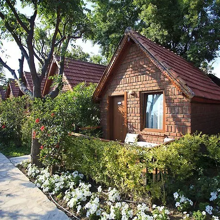 Üdülőközpont Garden Side
